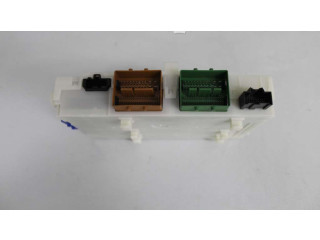 Блок предохранителей 30765624 Volvo V70