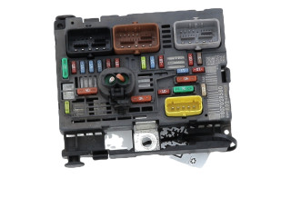 Pojistková skříňka Řídící jednotka BSM 9807028580, K0-0572U   Peugeot 3008 I 2015