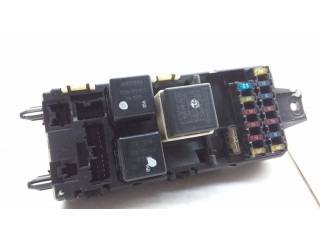 Блок предохранителей 0123961, MB953383 Volvo S40, V40