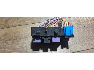 Pojistková skříňka 8200003634 Renault Vel Satis 2004