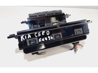 Дисплей 957101H300 KIA Ceed