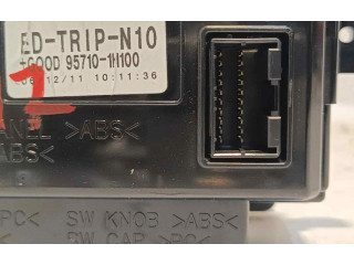 Дисплей    957101H100   KIA Ceed