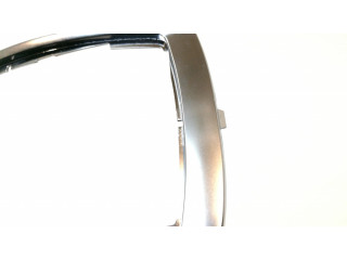 Другая деталь салона