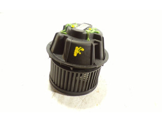 Вентилятор печки 272102798R Dacia Duster