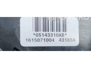 Ручка стеклоочистителей 05143310AB   Jeep Grand Cherokee (WK)