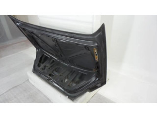 Задняя крышка (багажника)