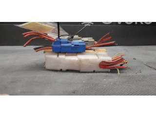 Блок предохранителей  8200241944   Renault Clio III    