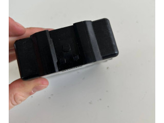 Блок управления коробкой передач 8953575010   Toyota Prius (XW30)