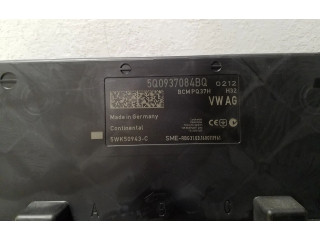 Комфортный модуль 5Q0937084BQ    Volkswagen Tiguan