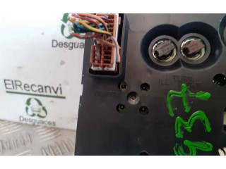 Přístrojová deska Nissan Almera Tino 2003