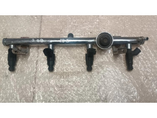 Топливная рампа 04669772   Chrysler Stratus 2.0  для двигателя ECB