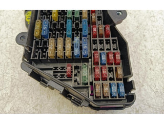 Pojistková skříňka 8D1941824 Volkswagen PASSAT