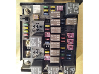 Блок предохранителей  8231008120, Y200100A   SsangYong Rexton    