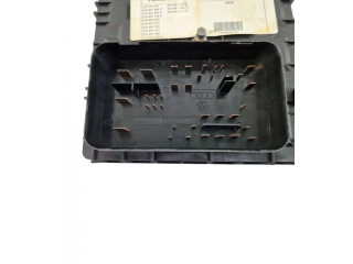 Блок предохранителей 2K0937808A, 01718130   Volkswagen Caddy    