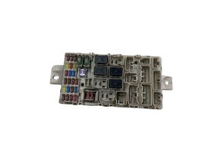 Блок предохранителей Mitsubishi L200