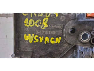 Блок предохранителей  01718130   Volkswagen Caddy    