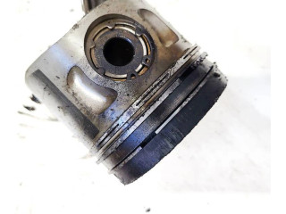  Поршень с шатуном    Volkswagen PASSAT B4  