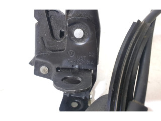 Zámek zadních dveří 7H0827161A Volkswagen Caddy 2007