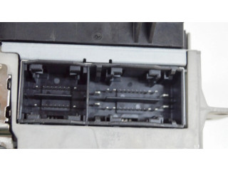 Радио/ проигрыватель CD/DVD / навигация