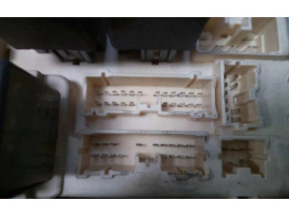 Блок предохранителей MR252886 Mitsubishi Galant