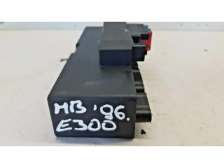 Pojistková skříňka A2105400372, nr1957 Mercedes-Benz E W210 2002