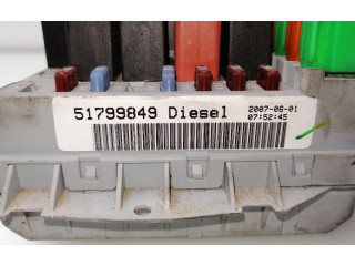 Блок предохранителей 51799849 Fiat Linea