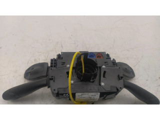 Мултифункционный включатель управления / ручка