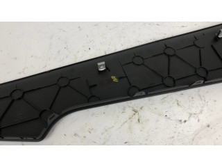 Другая деталь салона