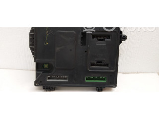 Блок комфорта 284B15986R Renault Megane III