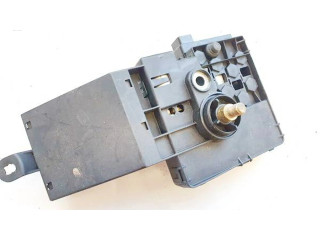 Блок предохранителей  2119820302   Mercedes-Benz E W211    