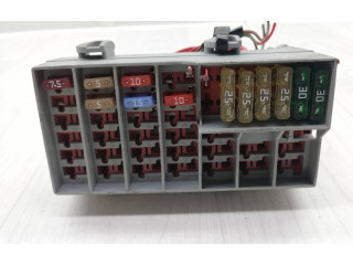 Блок предохранителей 8637669 Volvo XC90