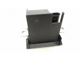 замок багажника 6R0827505B    Volkswagen Cross Polo 2009-2018 года