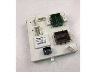 Блок монтирования реле 32320214AA Volvo XC40