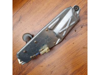 Моторчик заднего дворника 34928581 Mazda 323 F