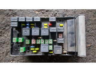 Блок предохранителей Chrysler Voyager