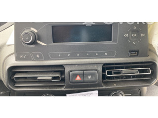 Подушка безопасности водителя 98345769ZD Peugeot Rifter