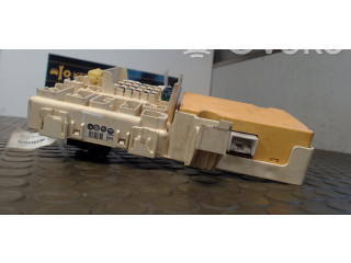 Блок предохранителей  8922153100   Lexus IS 200-300    