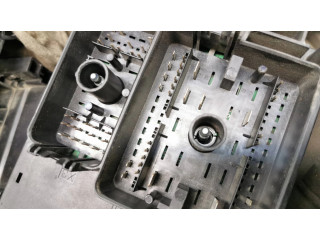 Блок предохранителей 13255300, 529050199 Chevrolet Orlando