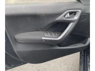 Спидометр (приборный щиток)    9825986180   Peugeot 2008 I