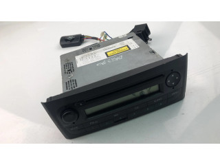 Радио/ проигрыватель CD/DVD / навигация