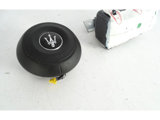 Подушка безопасности водителя    Maserati GranTurismo