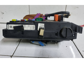 Блок предохранителей 8676391   Volvo V70    