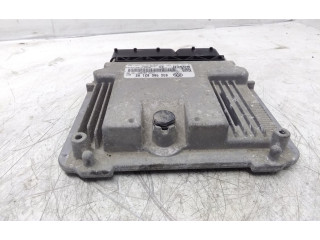 Řídící jednotka 03G906021HS, 0281013681 Volkswagen Caddy 2007