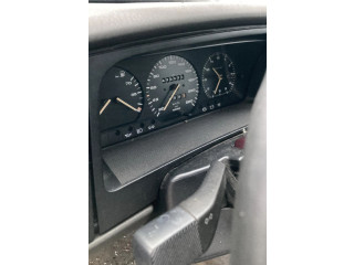 Přístrojová deska Volkswagen PASSAT B3 1990