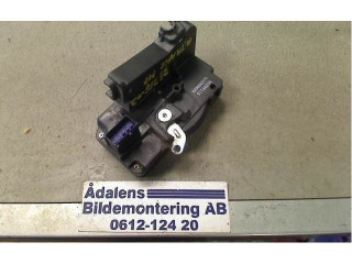 Двигатель центрально замка Renault Trafic II (X83) 2001 - 2014 года