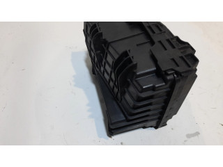 Блок предохранителей  8J0937124, 1K0937132   Audi TT TTS Mk2    