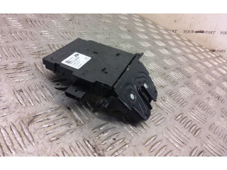 Zámek zadních dveří FK72-442A66-AC   Land Rover Discovery 5 2016