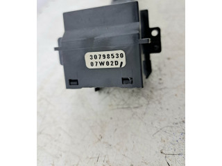 Ручка стеклоочистителей 30798530   Volvo V70