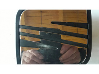 Замок задней крышки (наружный)