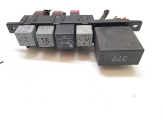 Блок предохранителей 8L0941822, 8L0941822 Skoda Octavia Mk1 (1U)